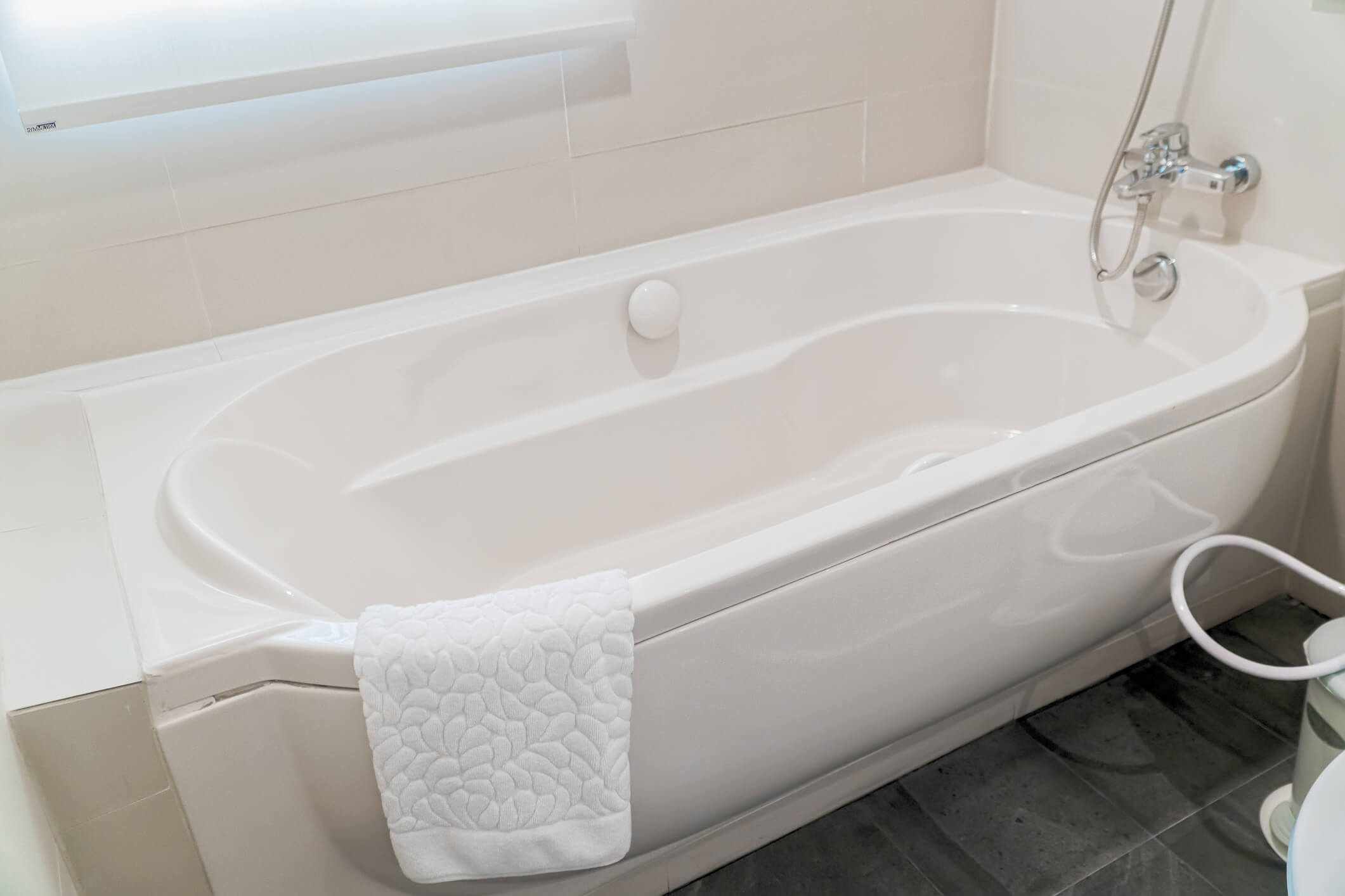 bathtub refinishing